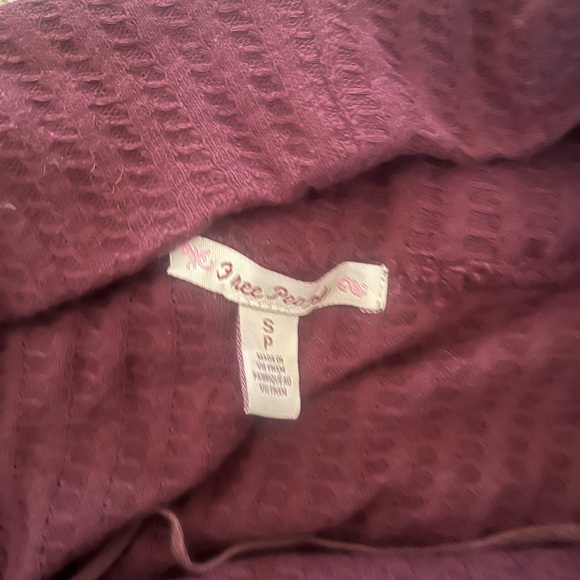 NWT Free People Oversized Juicy Waffle Knit Sweater Burgundy Size S - Picture 3 of 5